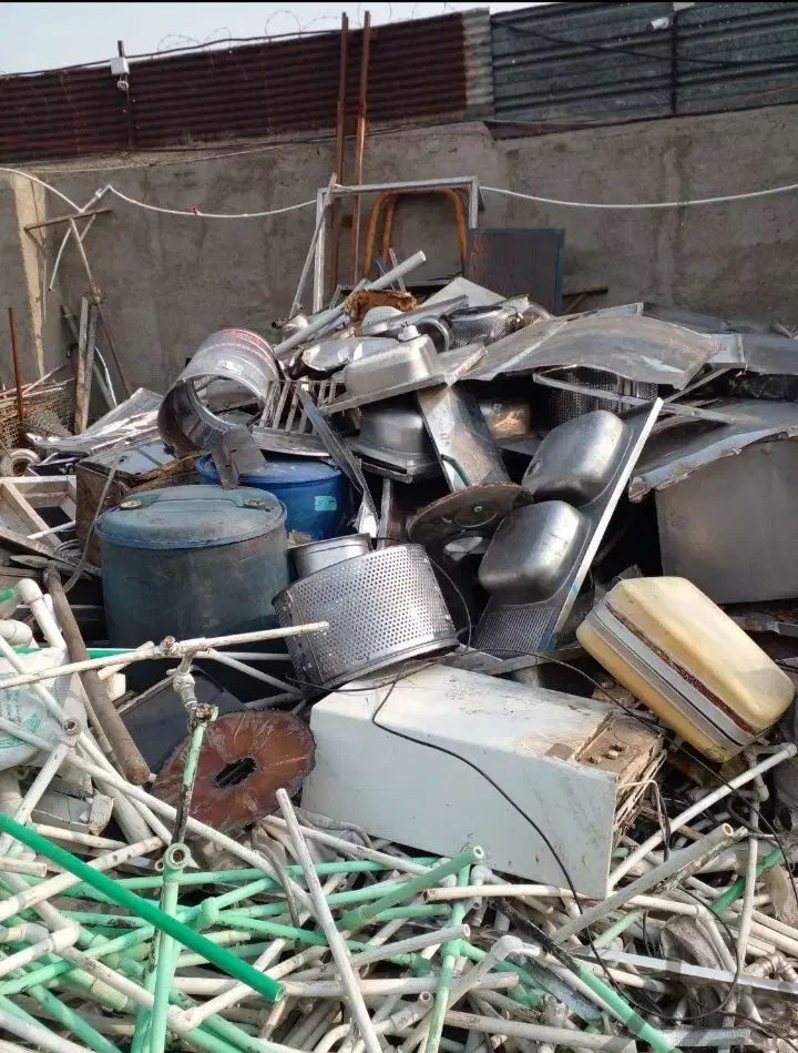 خرید نقدی انواع ضایعات و فلزات در محل|عمده‌فروشی|کرج, گلشهر|دیوار