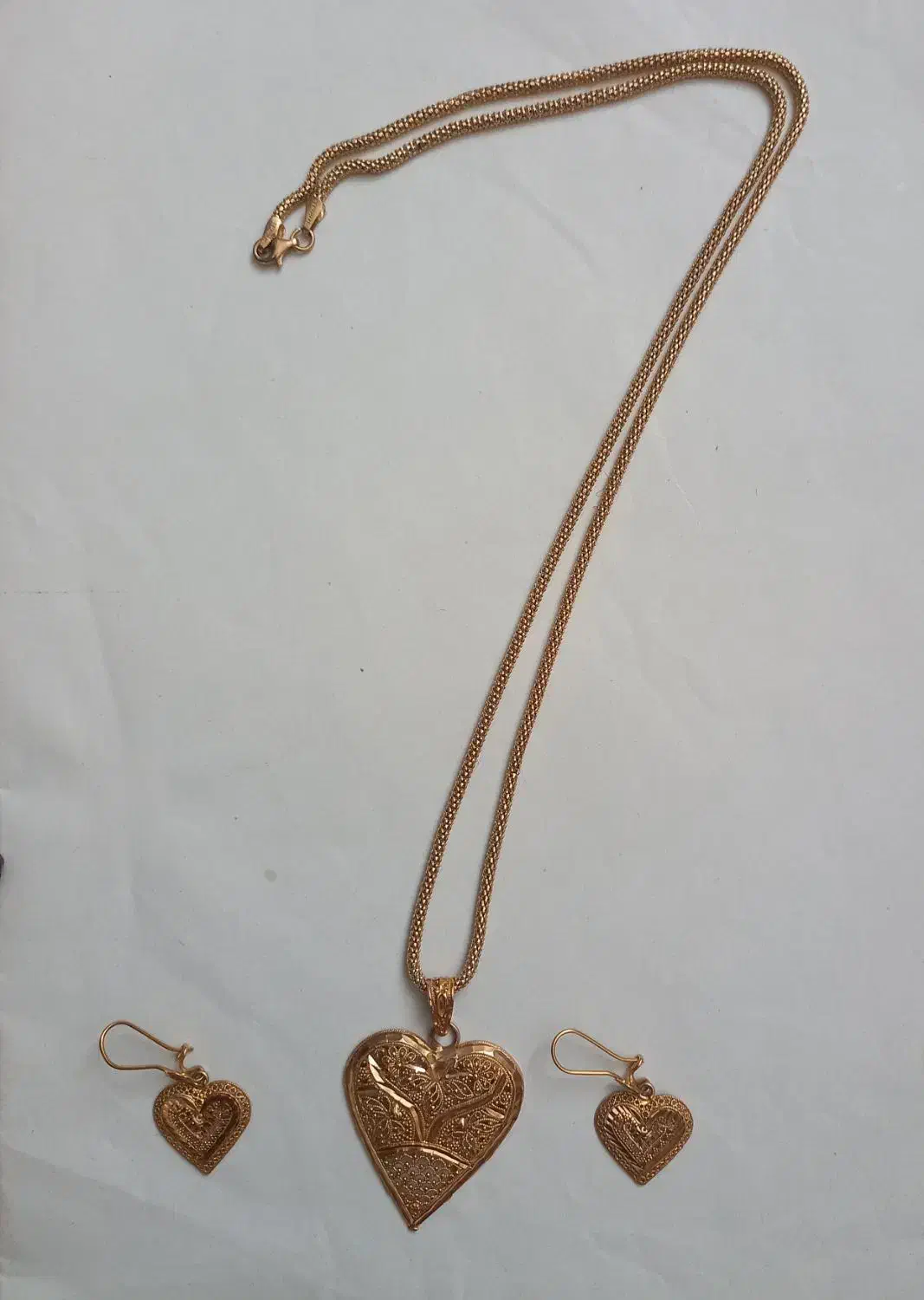 زنجیر|جواهرات|اراک, |دیوار