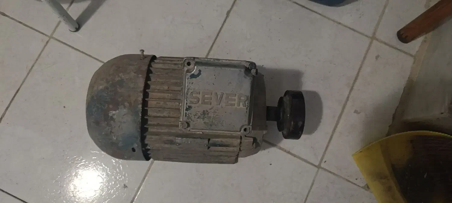 الکترو موتور سه‌اسب 1400 دور و سه‌فاز|ماشین‌آلات صنعتی|جیرفت, |دیوار