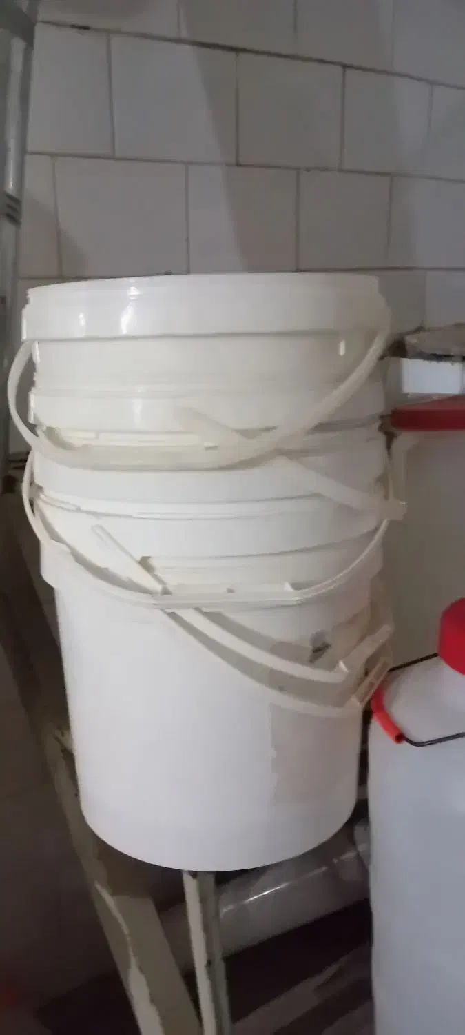 دبه جای پنیرهستن ۱۰کیلویی نوهستن|ظروف نگهدارنده، پلاستیکی، یک‌بارمصرف|دورود, |دیوار