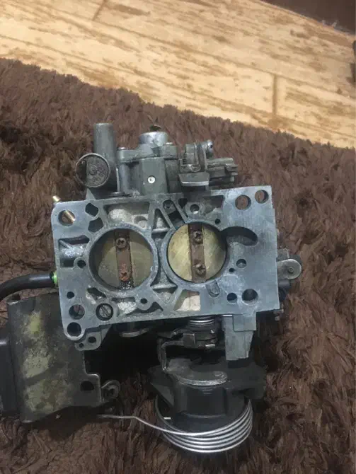 کاربراتورپژو۲۰۰۰ کاملن سالم|قطعات یدکی و لوازم جانبی|اهواز, اهواز|دیوار