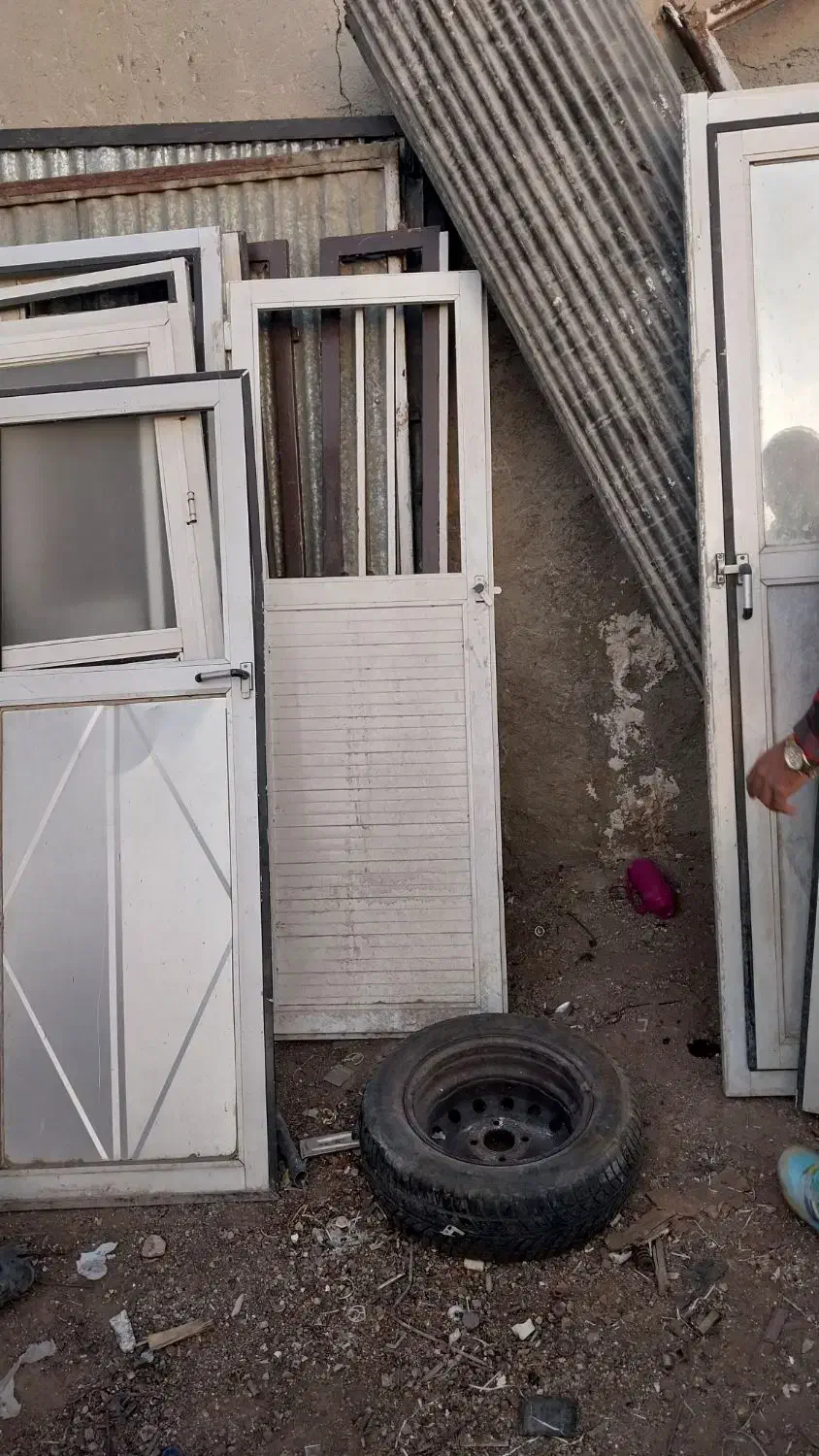 درب آلمینیوم|مصالح و تجهیزات ساختمان|دوگنبدان, |دیوار