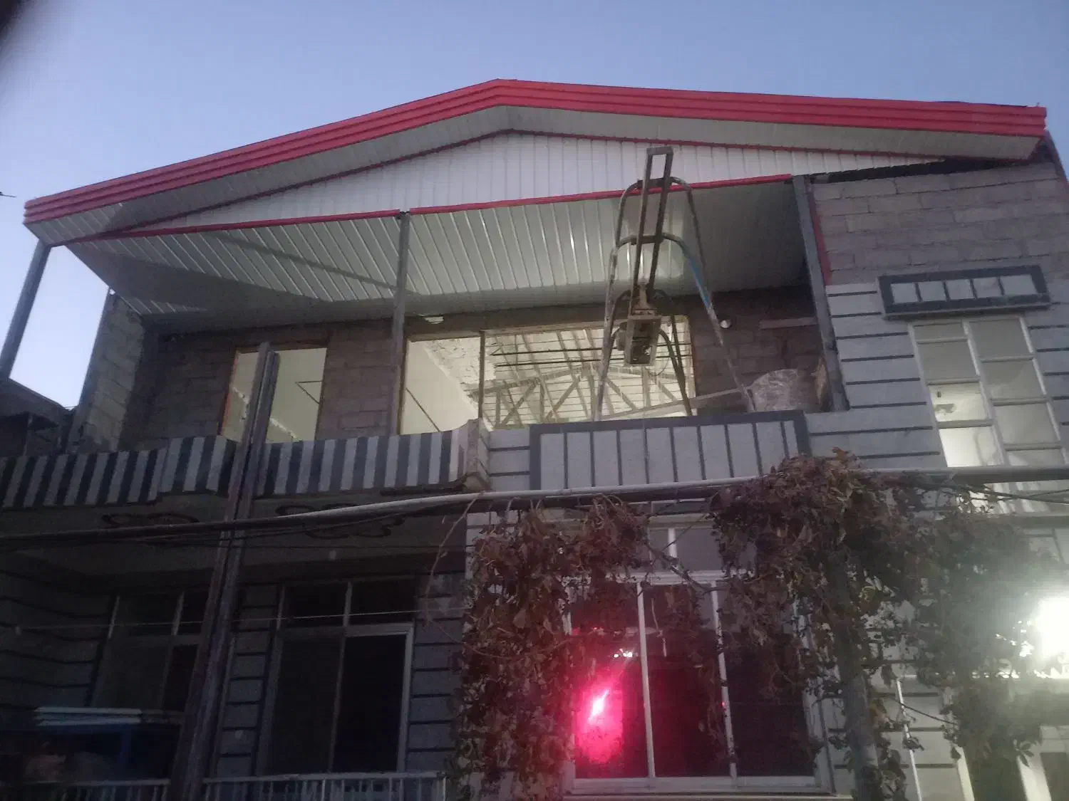 جوشکار اجرای شیروانی واسکلت فلزی|خدمات پیشه و مهارت|همدان, |دیوار