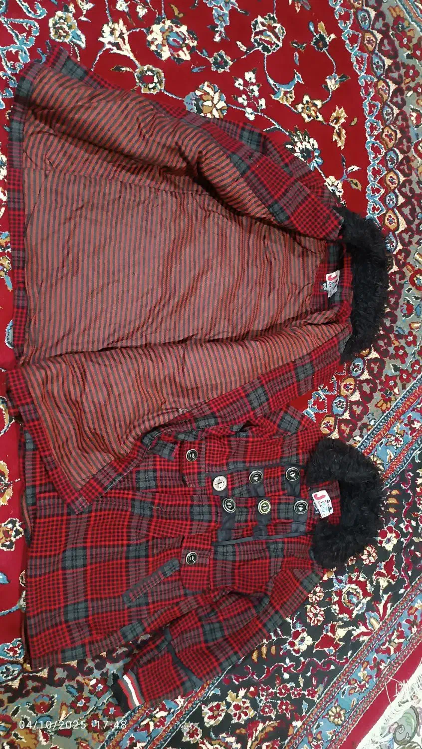 دو عدد کت دخترونه|لباس|خاش, |دیوار