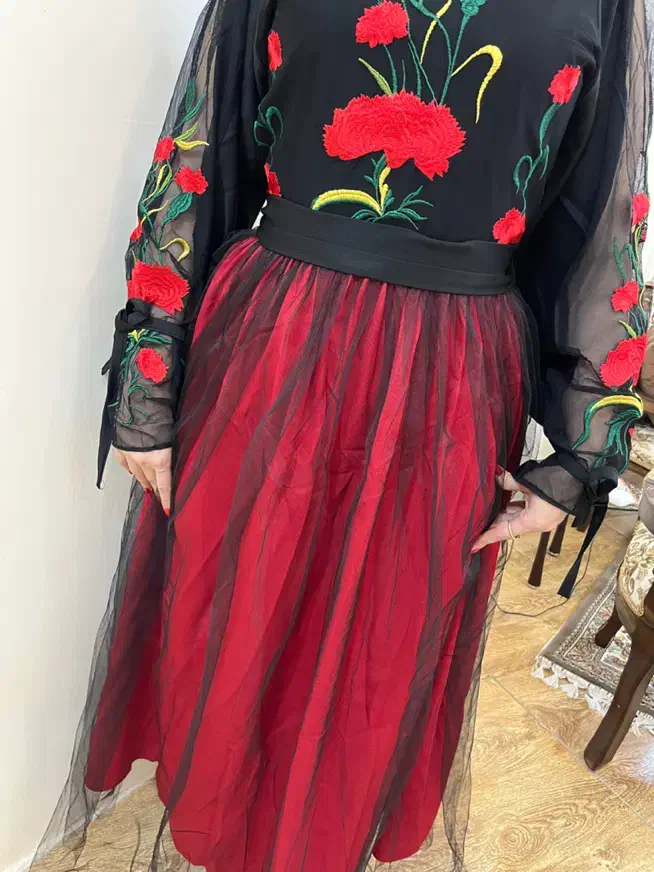 پیراهن یلدایی|لباس|رودهن, |دیوار