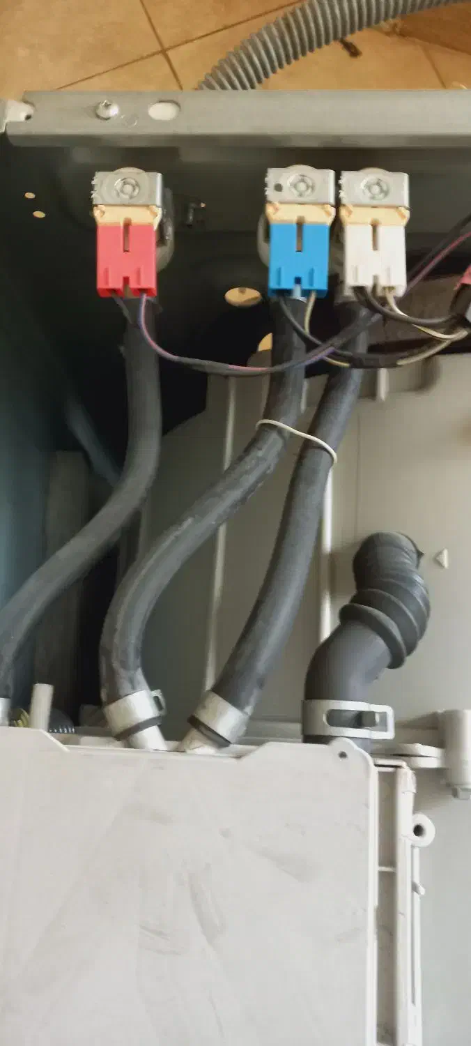 تعمیر،تعمیرکار ماشین/         لباسشویی و ظرفشویی|خدمات پیشه و مهارت|تهران, فلسطین (میدان انقلاب)|دیوار