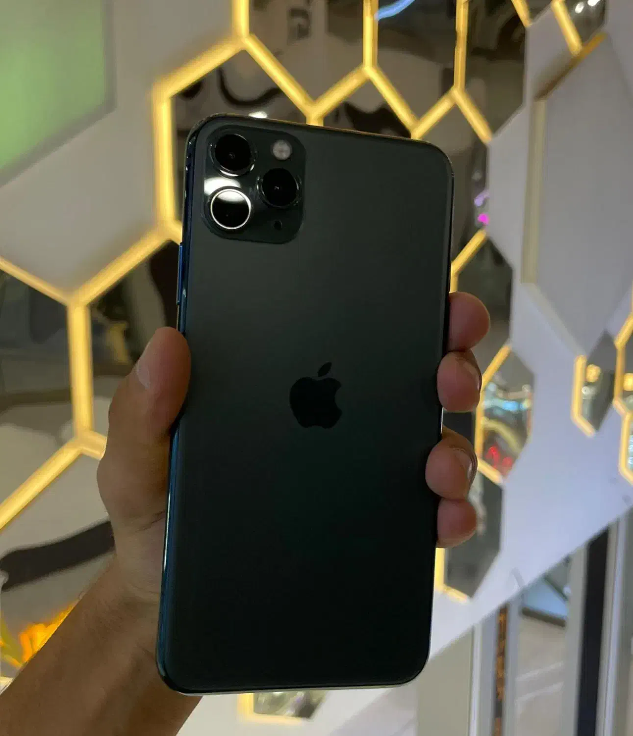 iPhone 11 pro max - آیفون ۱۱ پرو مکس|موبایل|قم, عمار یاسر|دیوار