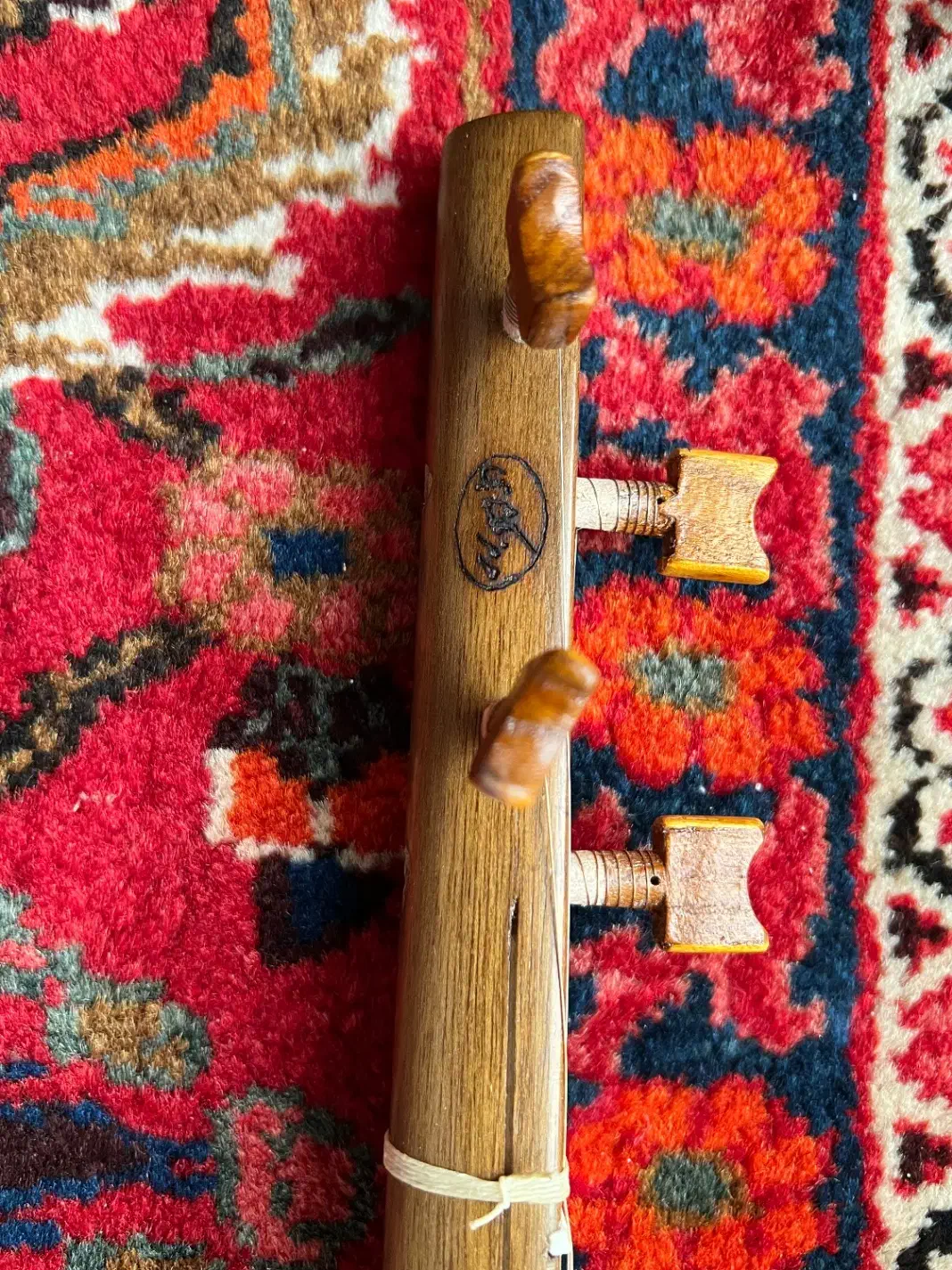 سه تار|سازهای سنتی|تهران, درب دوم|دیوار