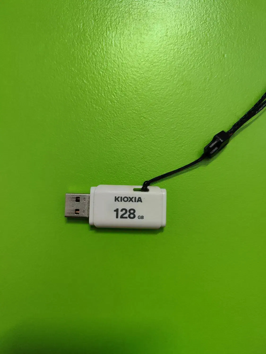 فلش KIOXIA 128 GB|قطعات و لوازم جانبی رایانه|گلبهار, شهر جدید گلبهار|دیوار