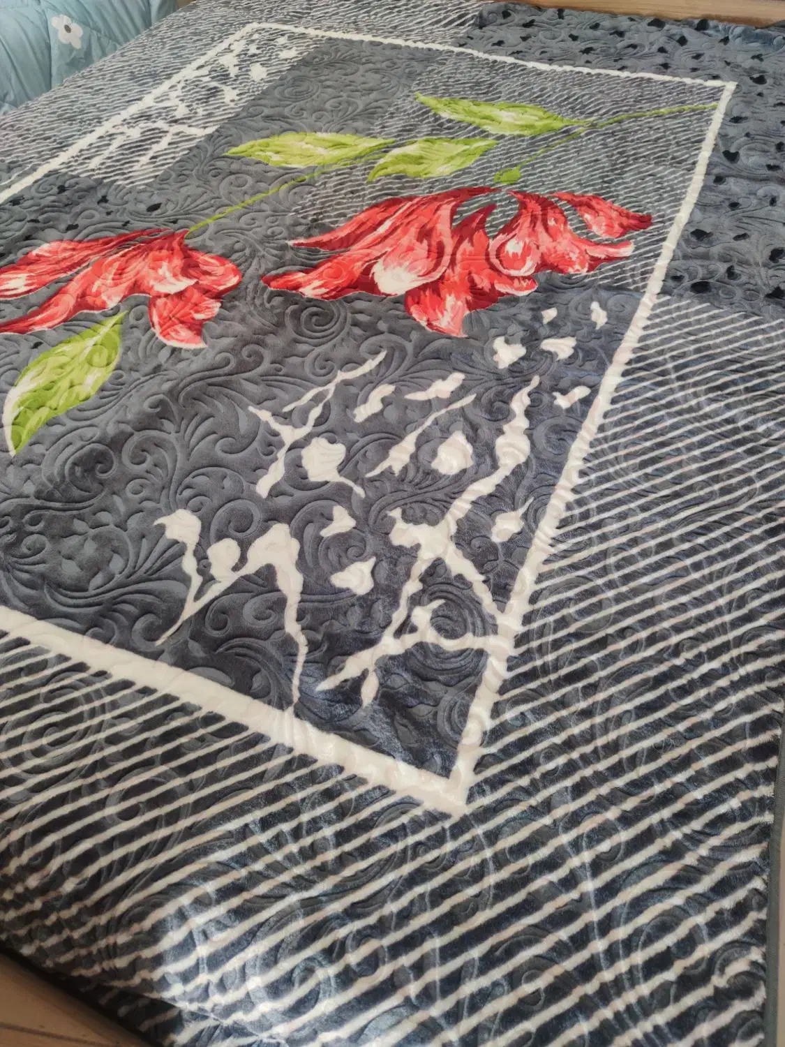 پتو گلبافت / فوقالعاده گرم و نرم / کیفیت عالی|رختخواب، بالش، پتو|شیروان (خراسان), |دیوار