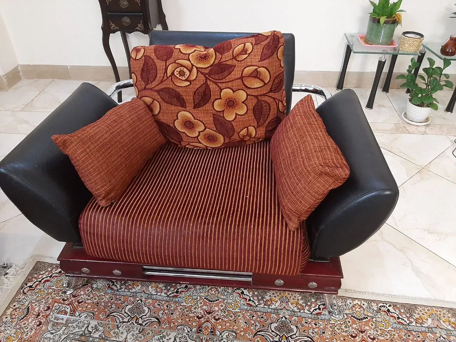 مبل راحتی شرکتی ( مبل ایران) و میز ناهار خوری|مبلمان خانگی و میز عسلی|قم, کیوانفر|دیوار