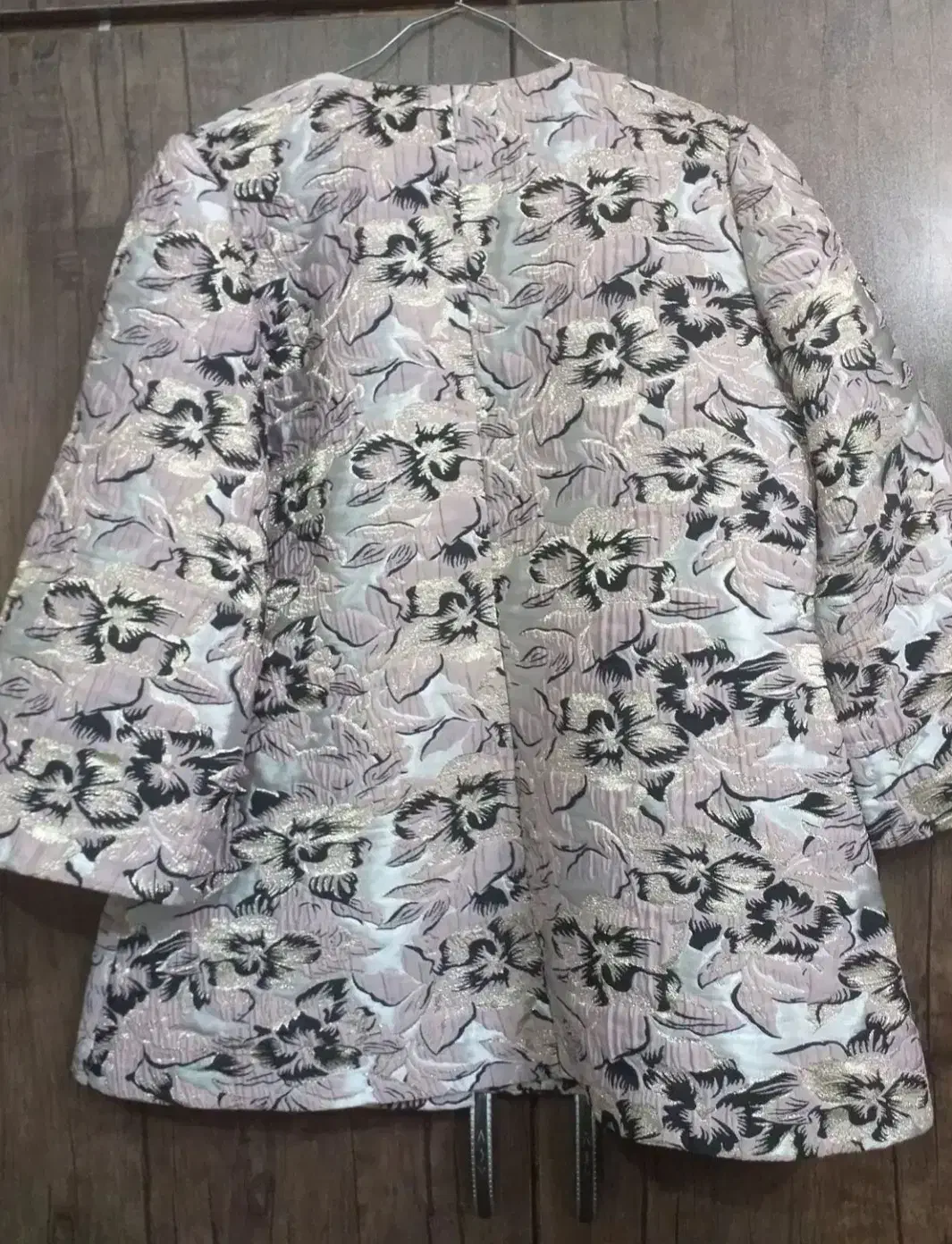 مانتو گل برجسته|لباس|اصفهان, امیرعرب|دیوار