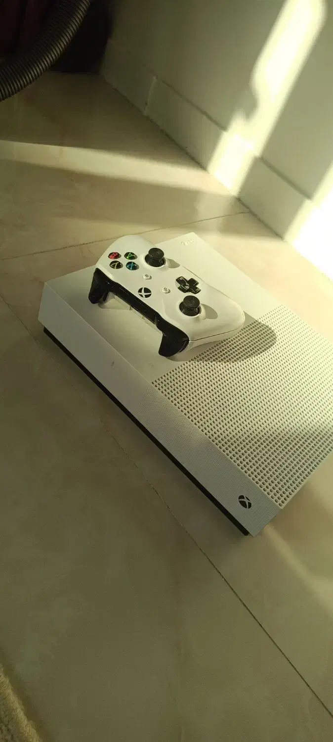 کنسول ایکس باکس وان اس همراه با گیم پس سه ماهه|کنسول، بازی ویدئویی و آنلاین|تهران, تولید دارو|دیوار