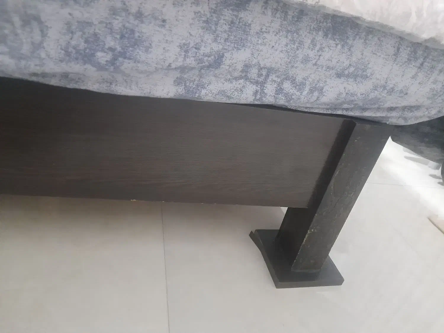 تخت دو نفره همراه با پا تختی و میز دراور|تخت و سرویس خواب|شیراز, شهرک مطهری|دیوار