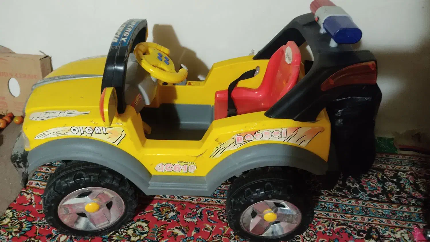 ماشین شارژی ۶میلیون و۵۰۰|اسباب‌‌بازی|شیروان (خراسان), |دیوار