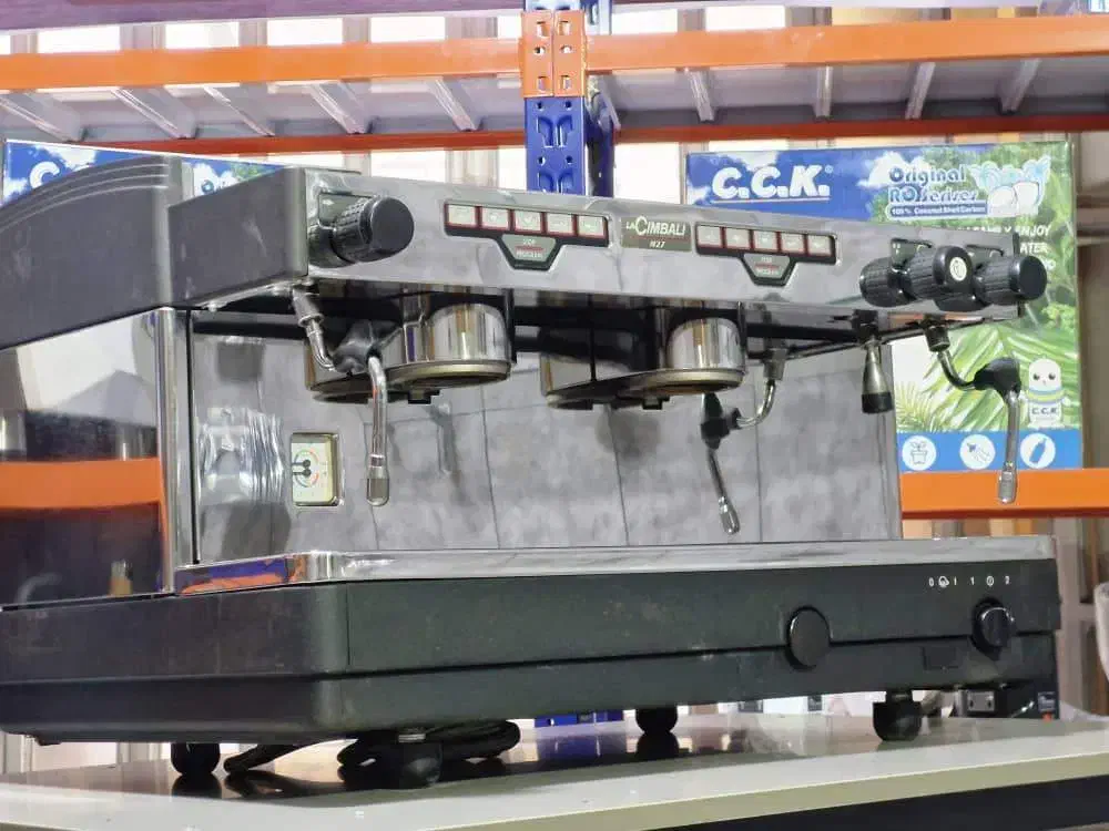 جیمبالی ام ۲۷ اولد فوق العاده تمیز در حد آکبند|کافی‌شاپ و رستوران|شیراز, سعدیه جنوبی|دیوار