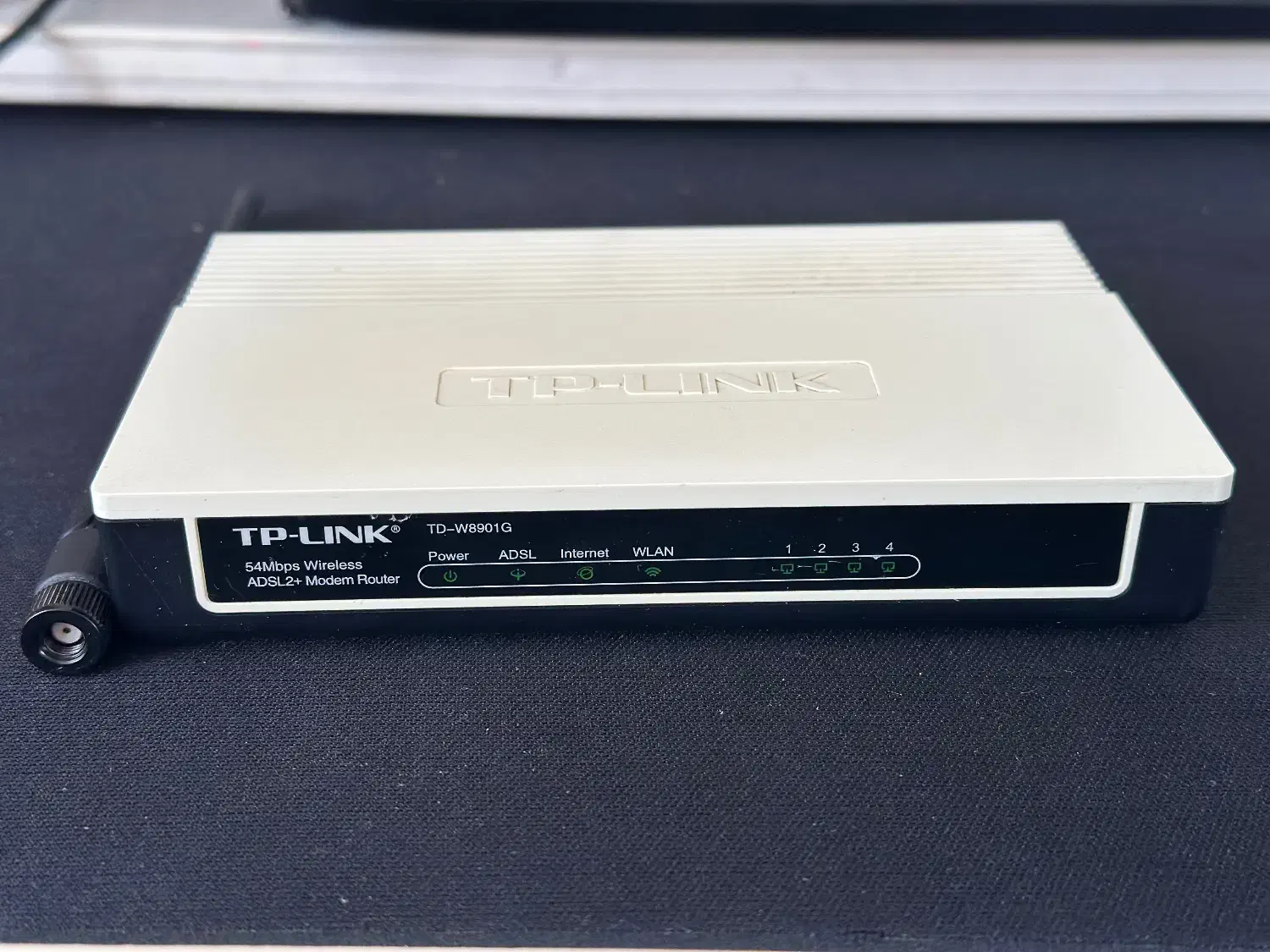 مودم tp-link تمیز خانگی کم کار|مودم و تجهیزات شبکه|شاهینشهر, اقبال لاهوری|دیوار