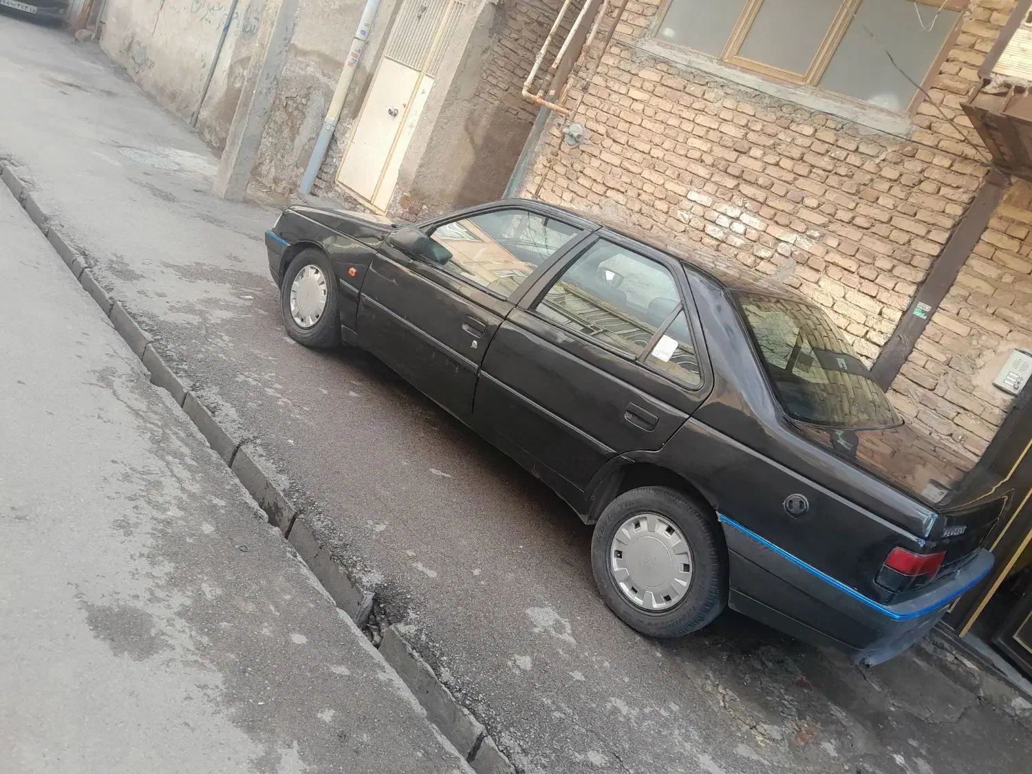 پژو ۴۰۵ مشکی|خودرو سواری و وانت|تبریز, |دیوار