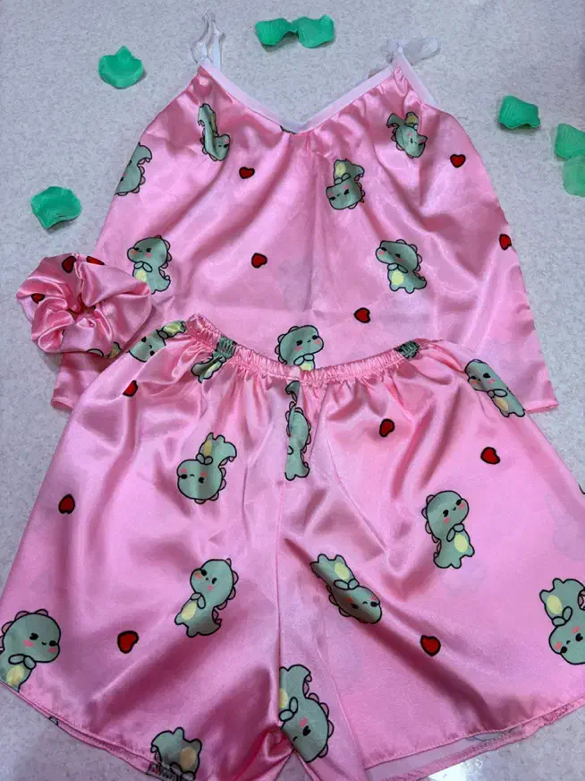 ست سه تیکه|لباس|گرگان, |دیوار