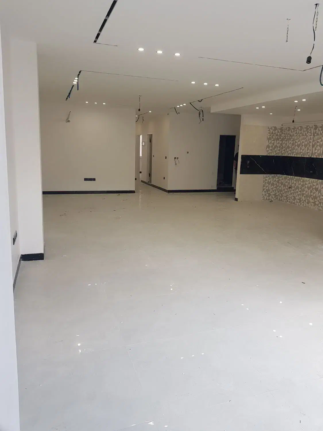 فروش واحد ۱۴۰متری کلید نخورد شهرداری|فروش آپارتمان|رشت, بازار|دیوار