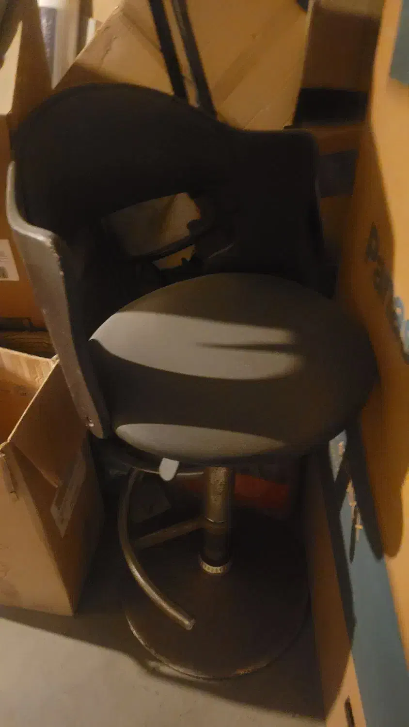 فرش ماشینی ۶ متری به همراه وسایل اضافه|فرش|رشت, دیلمان|دیوار