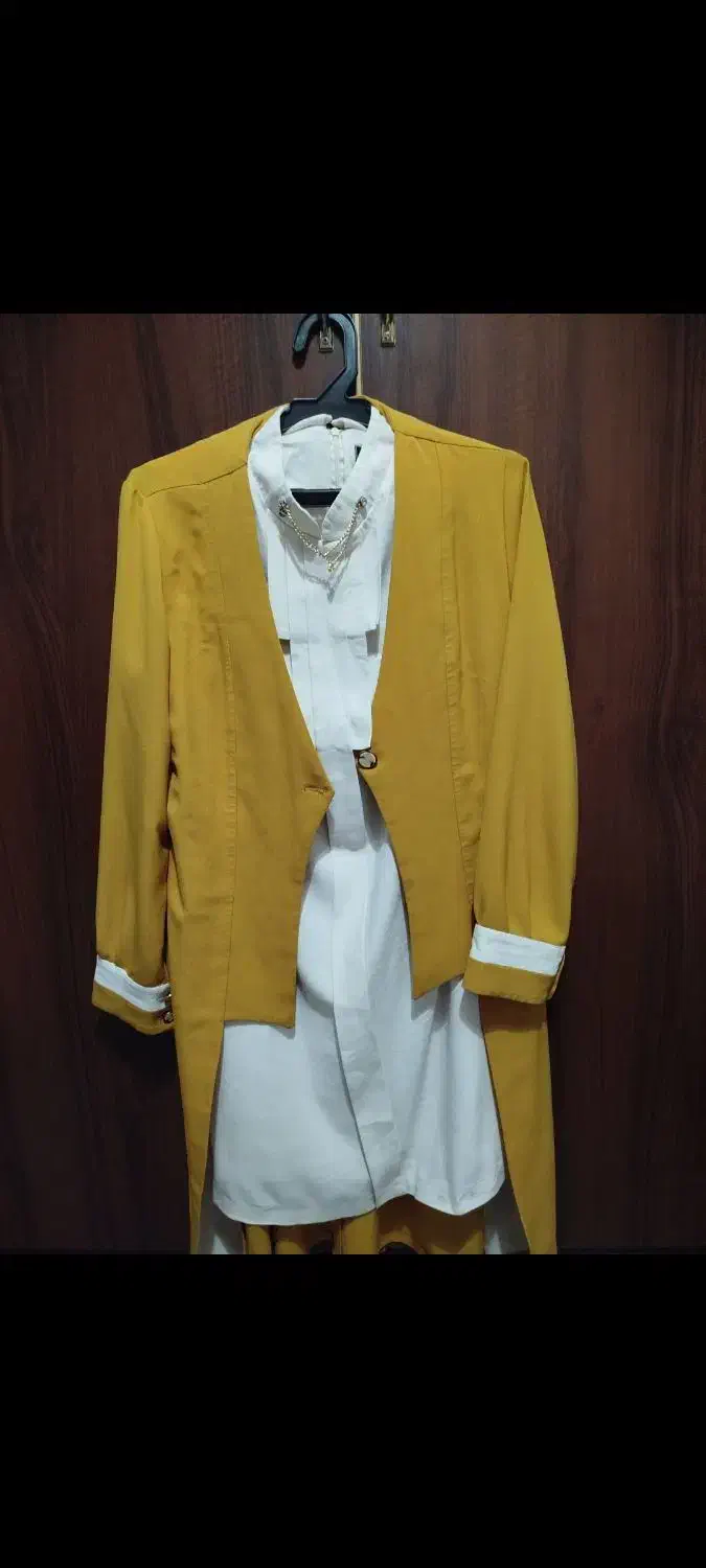 مانتو|لباس|مشکیندشت, |دیوار