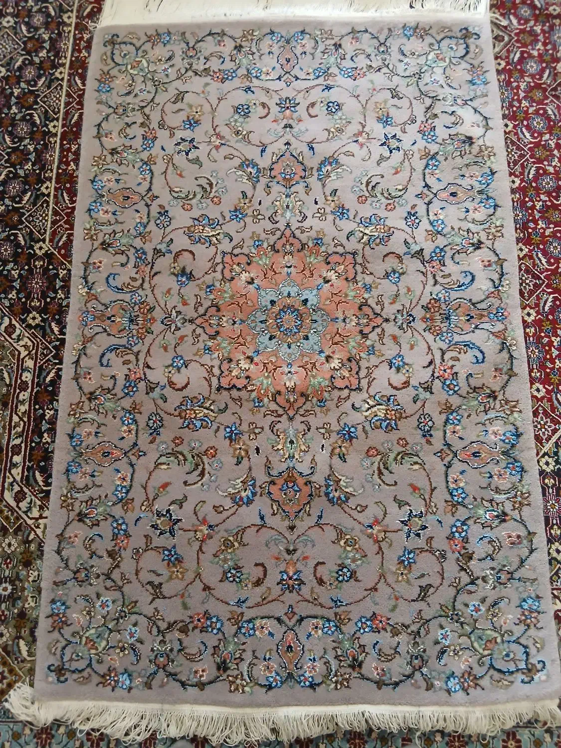 قالیچه دست بافت ابریشمی نقش شکوفه|فرش|دهج, |دیوار