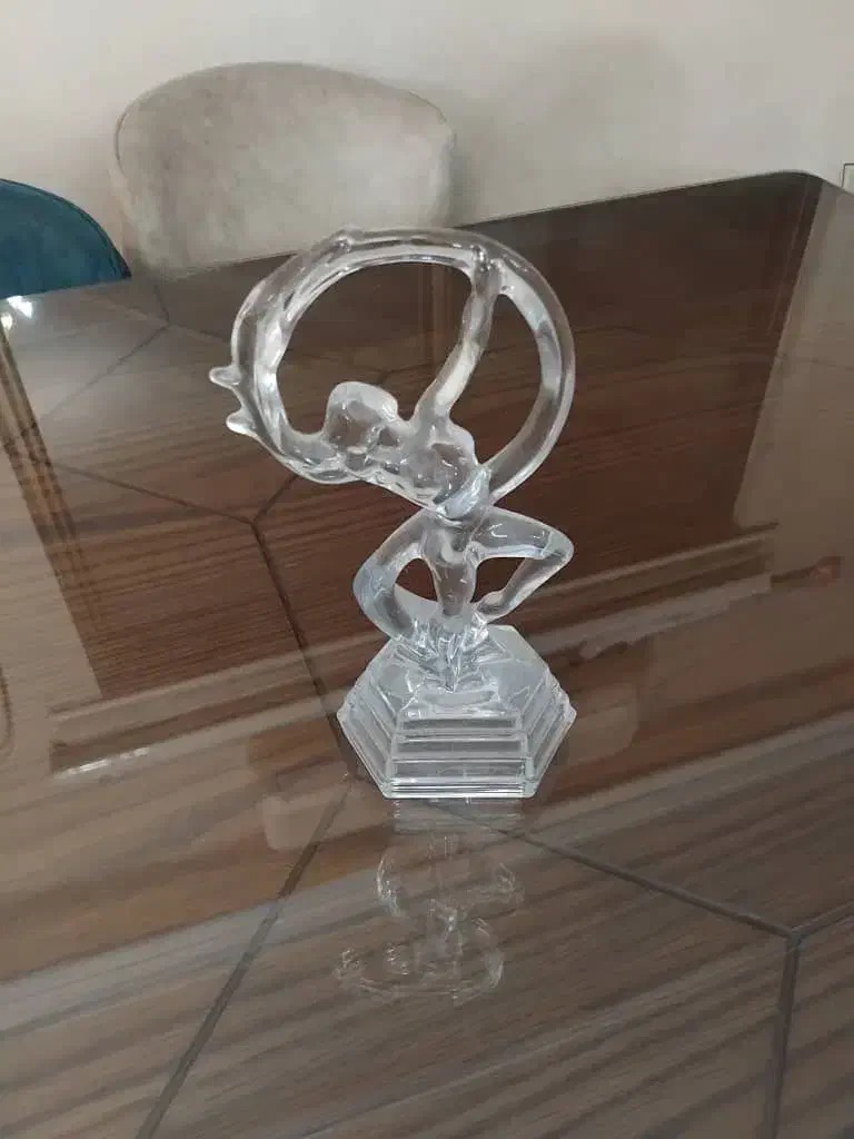 مجسمه شیشه ای|مجسمه، تندیس، ماکت|بابل, |دیوار