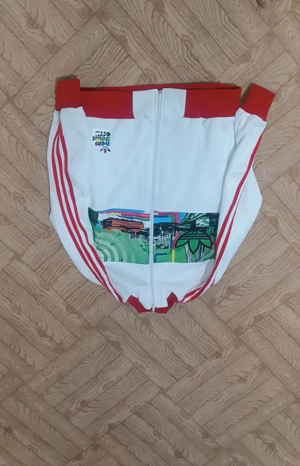 کاپشن نونو|لباس|هشترود, |دیوار