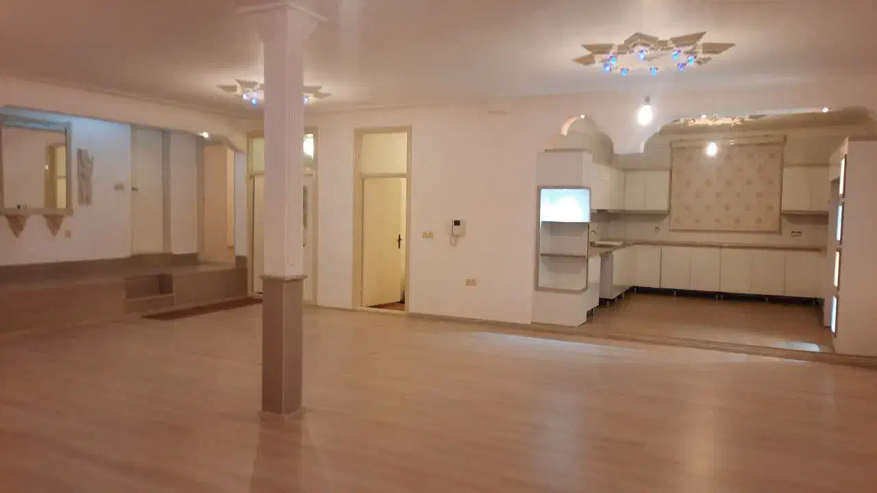 اجاره حیاط دربست لوکس|اجارهٔ خانه و ویلا|سلماس, |دیوار