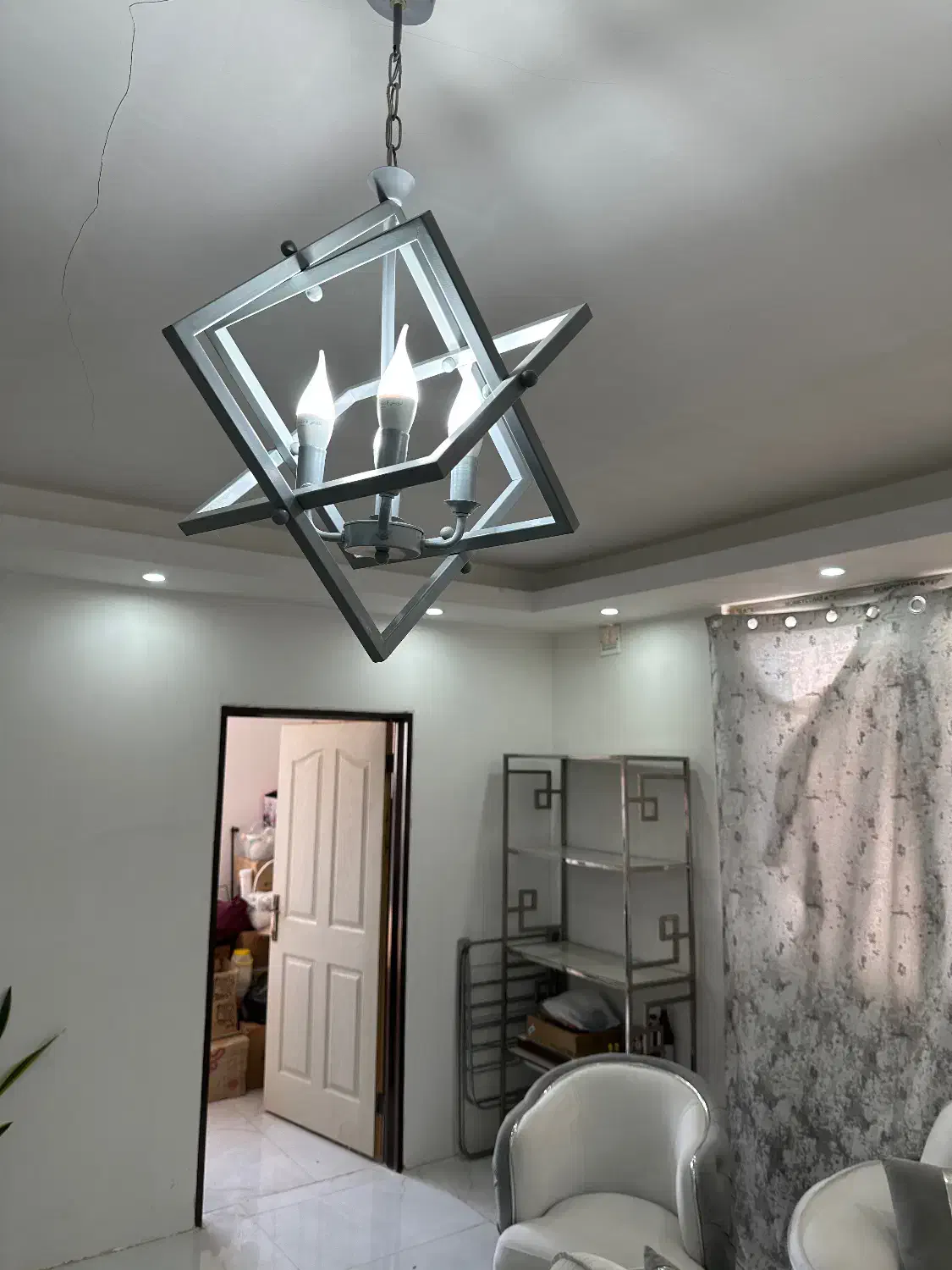 لوستر در حد نو|لوستر و چراغ آویز|اسلام‌شهر, شهرک قائمیه|دیوار