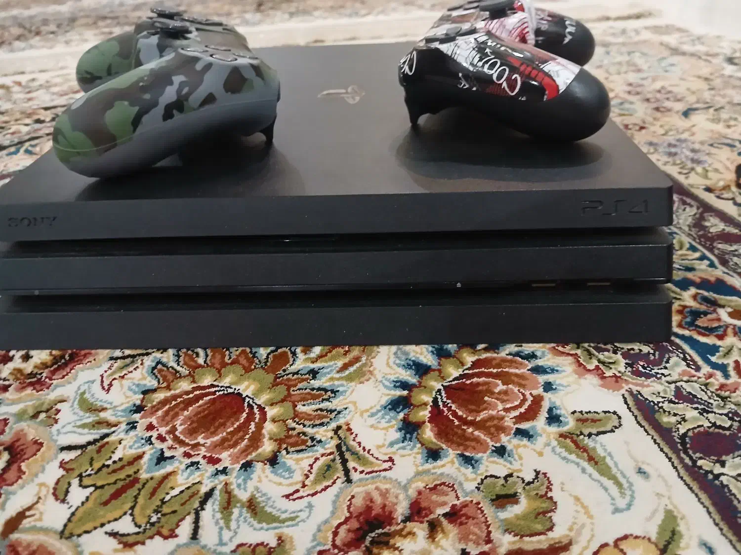 پی اس فور پرو با دو دسته اورجینال|کنسول، بازی ویدئویی و آنلاین|آبسرد, |دیوار