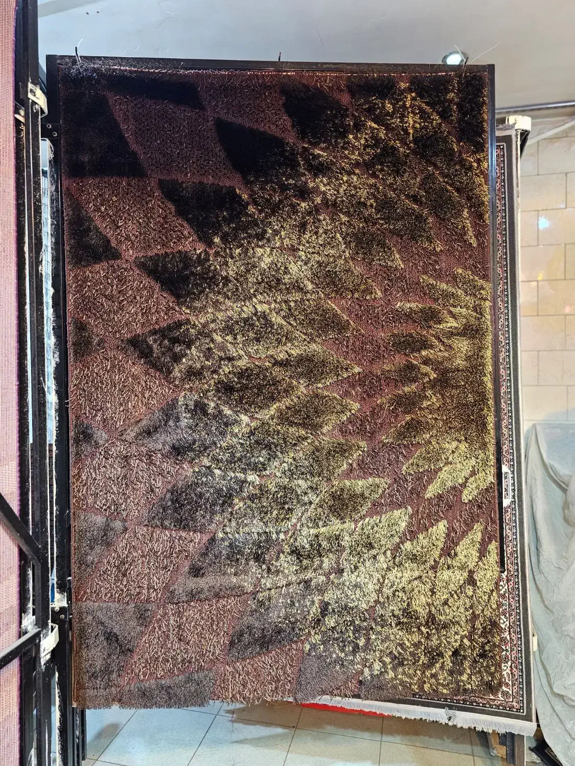 فروش زیرقیمت کارخانه فرش|فرش|تبریز, |دیوار