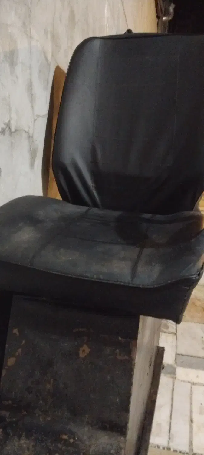 صندلی اریشگر|آرایشگاه و سالنهای زیبایی|رشت, نخودچر|دیوار