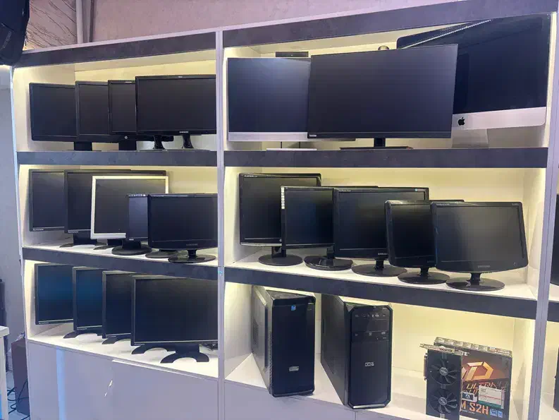 مانیتور کامپیوتر ۱۶ ۱۷ ۱۹ ۲۰ ۲۲ ۲۴ اینچ تمیز در حد|قطعات و لوازم جانبی رایانه|مشهد, گوهرشاد|دیوار