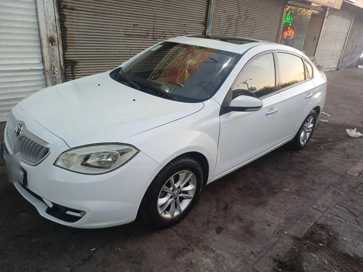 برلیانس ۳۳۰ اتومات|خودرو سواری و وانت|اسلام‌شهر, شهرک سعیدیه|دیوار