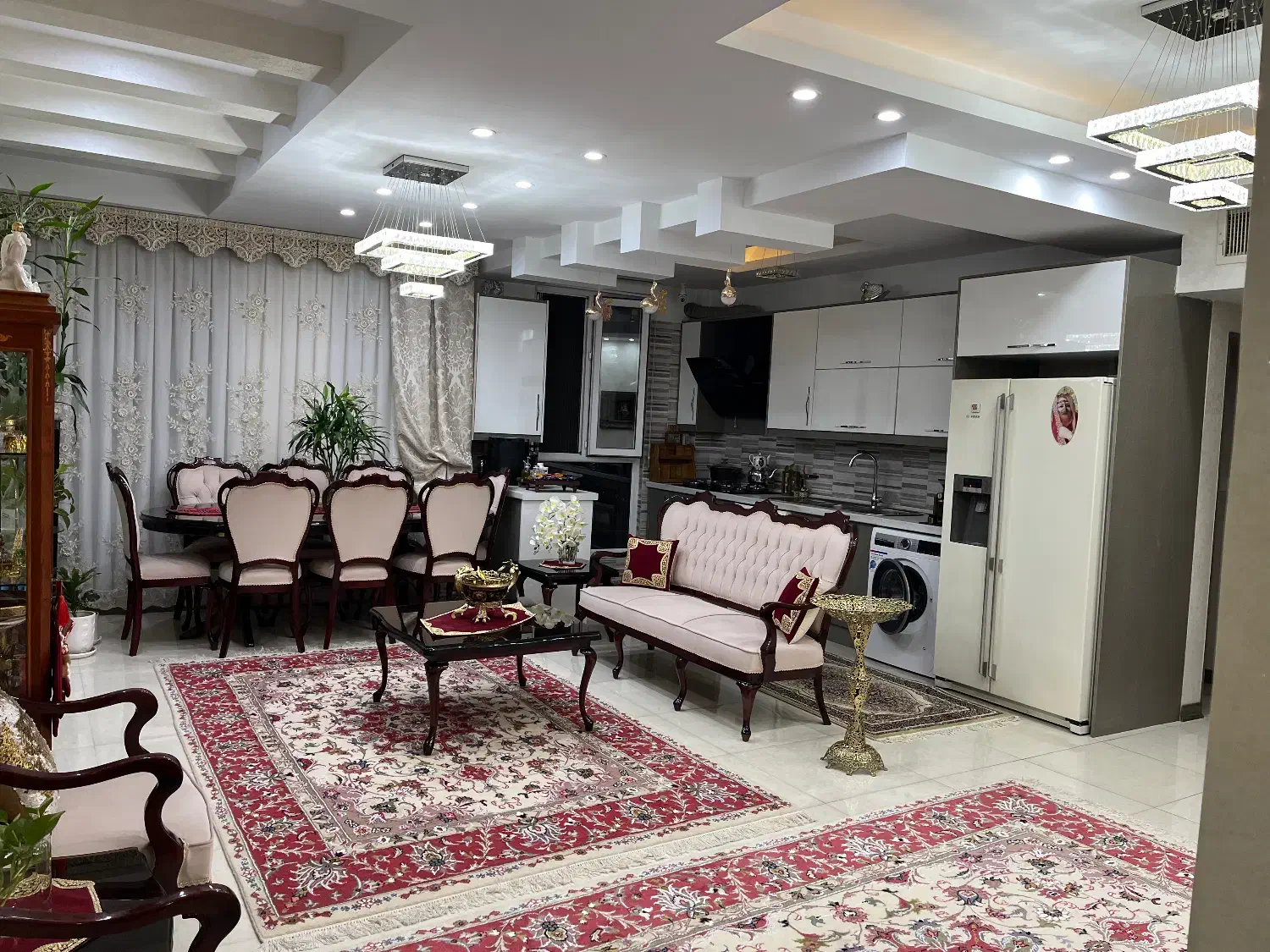 مبلمان و میز ناهار خوری  کلاسیک چوب راش گرجستان|مبلمان خانگی و میز عسلی|تهران, سید خندان (جلفا)|دیوار