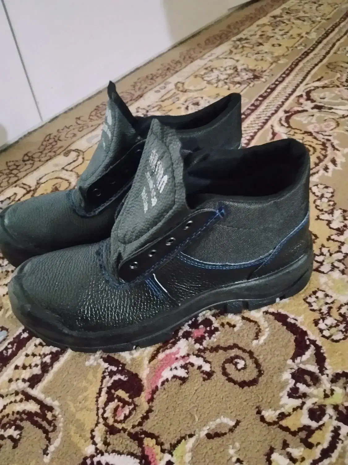 کفش کار|کیف، کفش، کمربند|خرم‌آباد, |دیوار