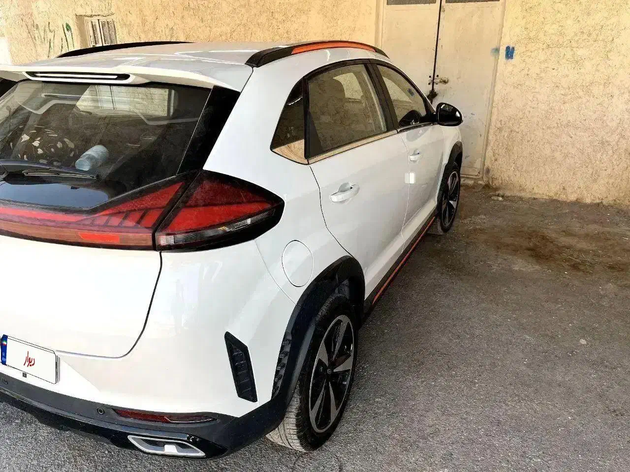 فروش خودرو x33کراس سفید رنگ درحد صفر سند آزاد|خودرو سواری و وانت|کرمان, |دیوار