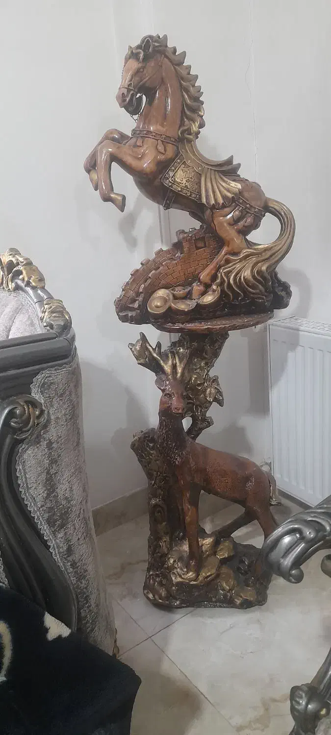 مجسمه|مجسمه، تندیس، ماکت|رشت, کوی طالقانی|دیوار