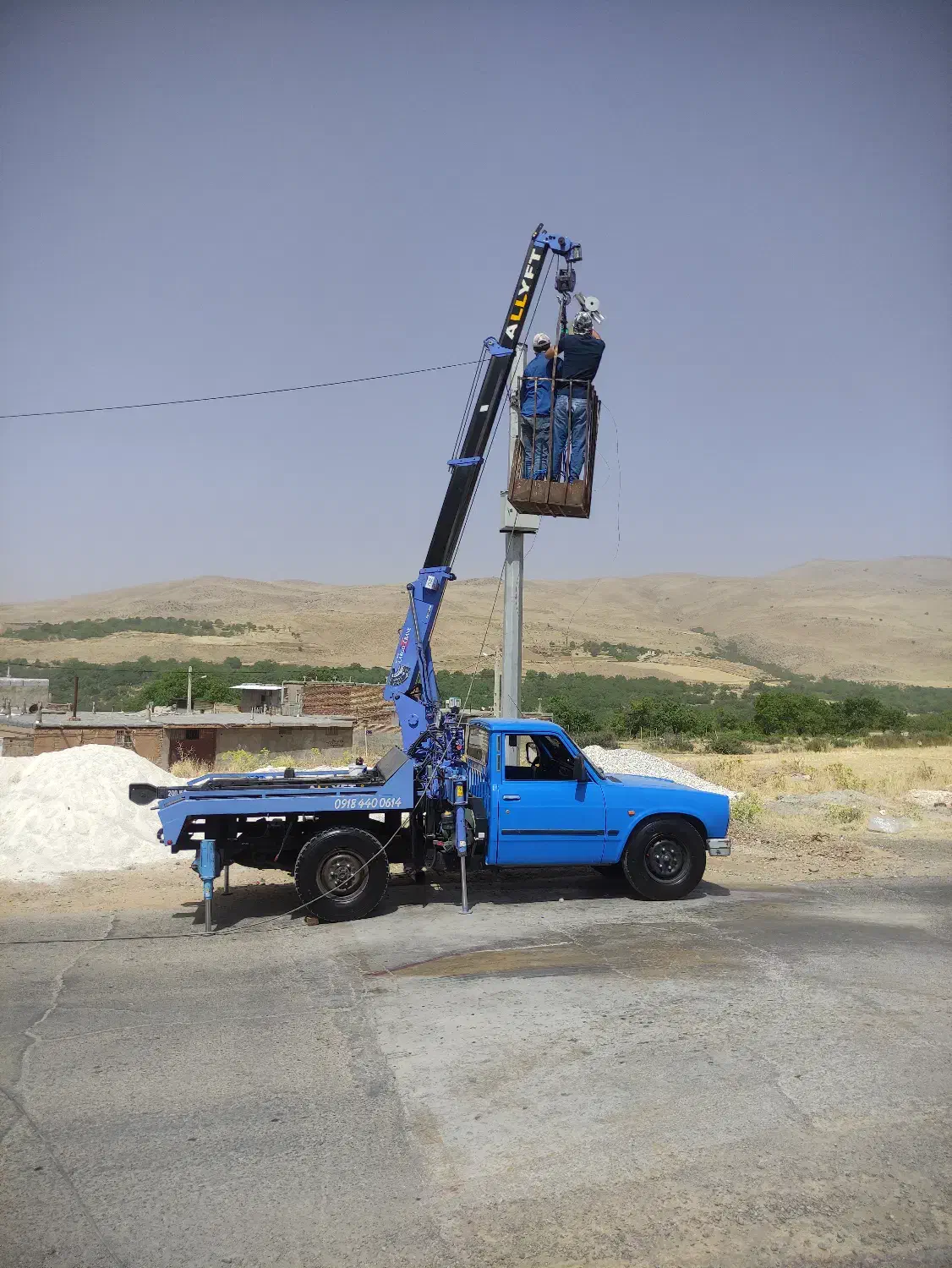 جرثقیل نیسان ۲ تن|خدمات حمل و نقل|همدان, |دیوار