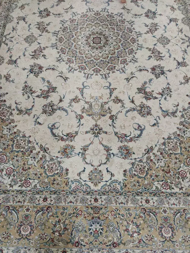 فرش زمرد مشهد ۷۰۰ شانه ۱۲متری دستباف گونه|فرش|زاهدان, |دیوار