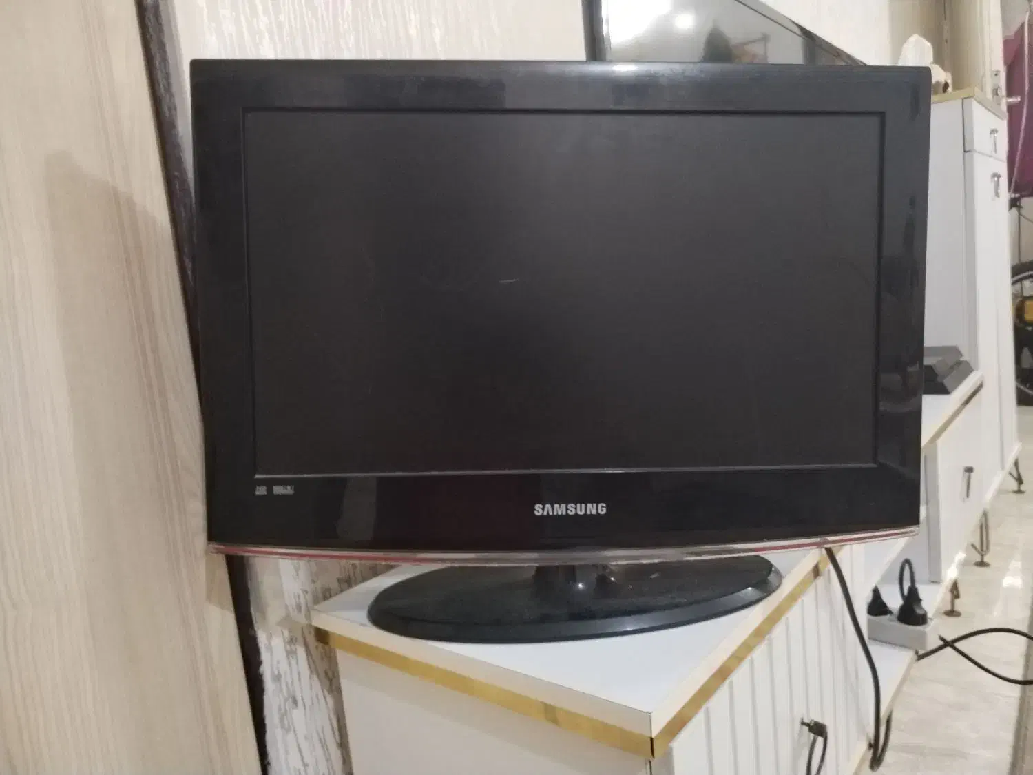 تلویزیون و گیرنده دیجیتال|صوتی و تصویری|رشت, پیرکلاچای|دیوار