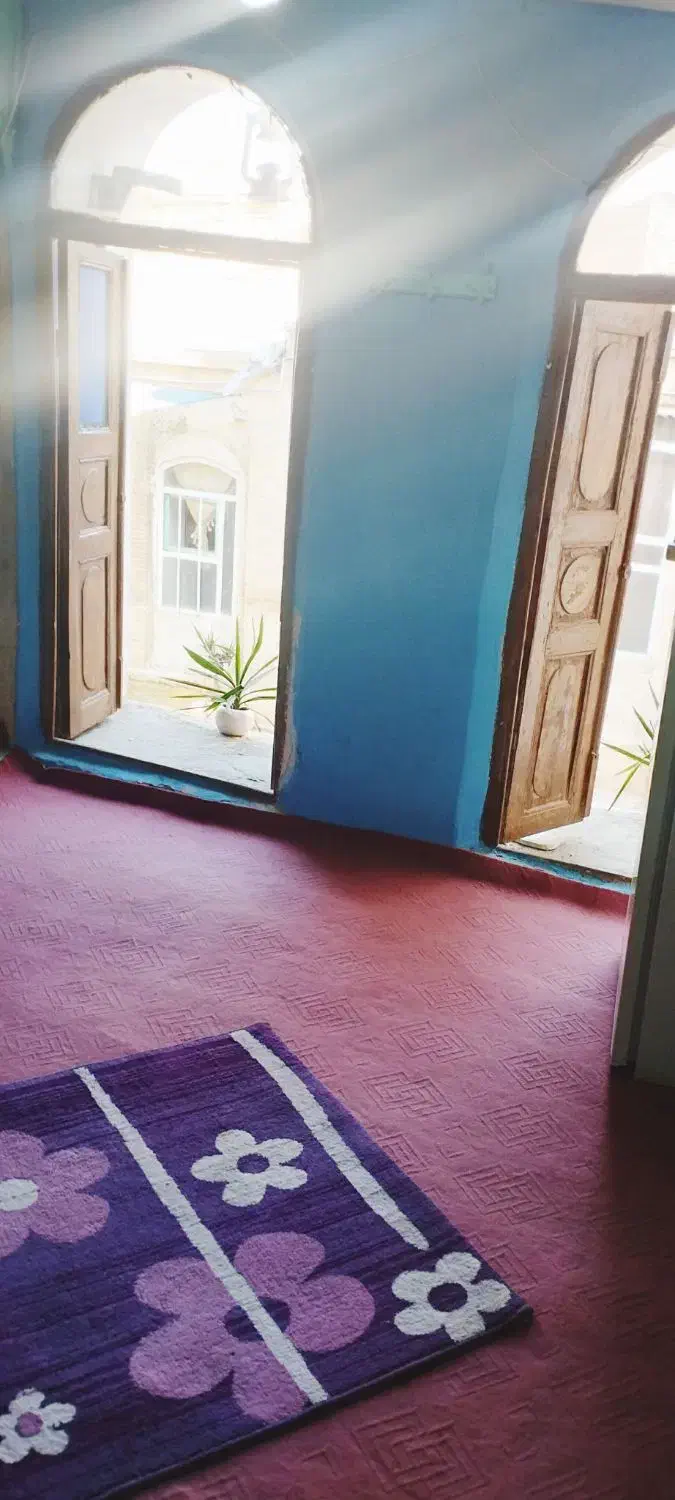 اجاره اتاق ( خانه سنتی )|اجارهٔ کوتاه‌مدت آپارتمان و سوئیت|شیراز, سیاه سنگ|دیوار