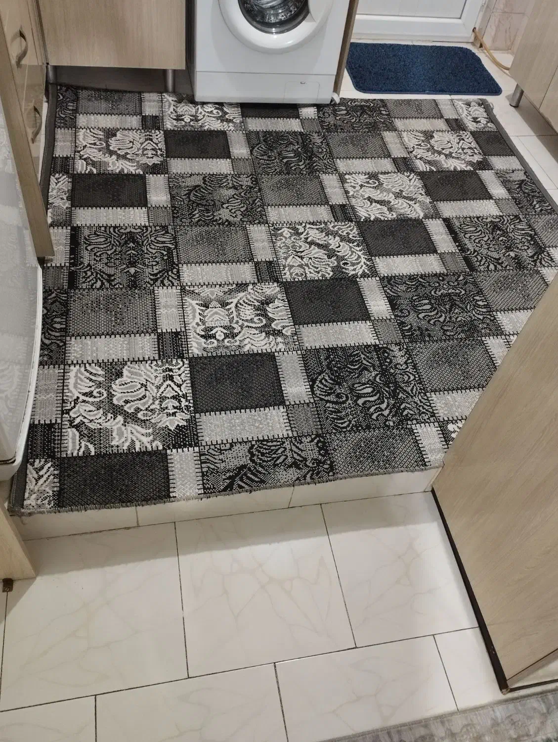 گلیم در حد نو سایز 2.5در2 و 120در3|گلیم، جاجیم، گبه|پرند, فاز ۴|دیوار