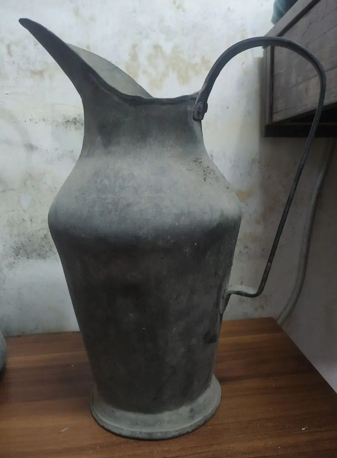 ظرف قدیمی مسی و برنجی|کلکسیون اشیاء عتیقه|لاهیجان, کوه بیجار|دیوار