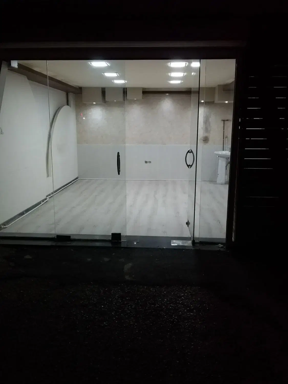 اجاره مغازه خ جامی ۲۶متری|اجارهٔ مغازه و غرفه|اردبیل, |دیوار