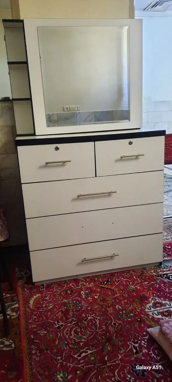 دراور|جاکفشی، کمد، دراور|کرج, حصارک بالا|دیوار