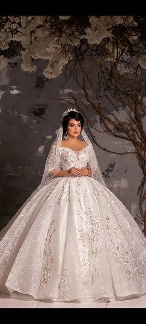 لباس عروس|لباس|کرج, ساماندهی|دیوار