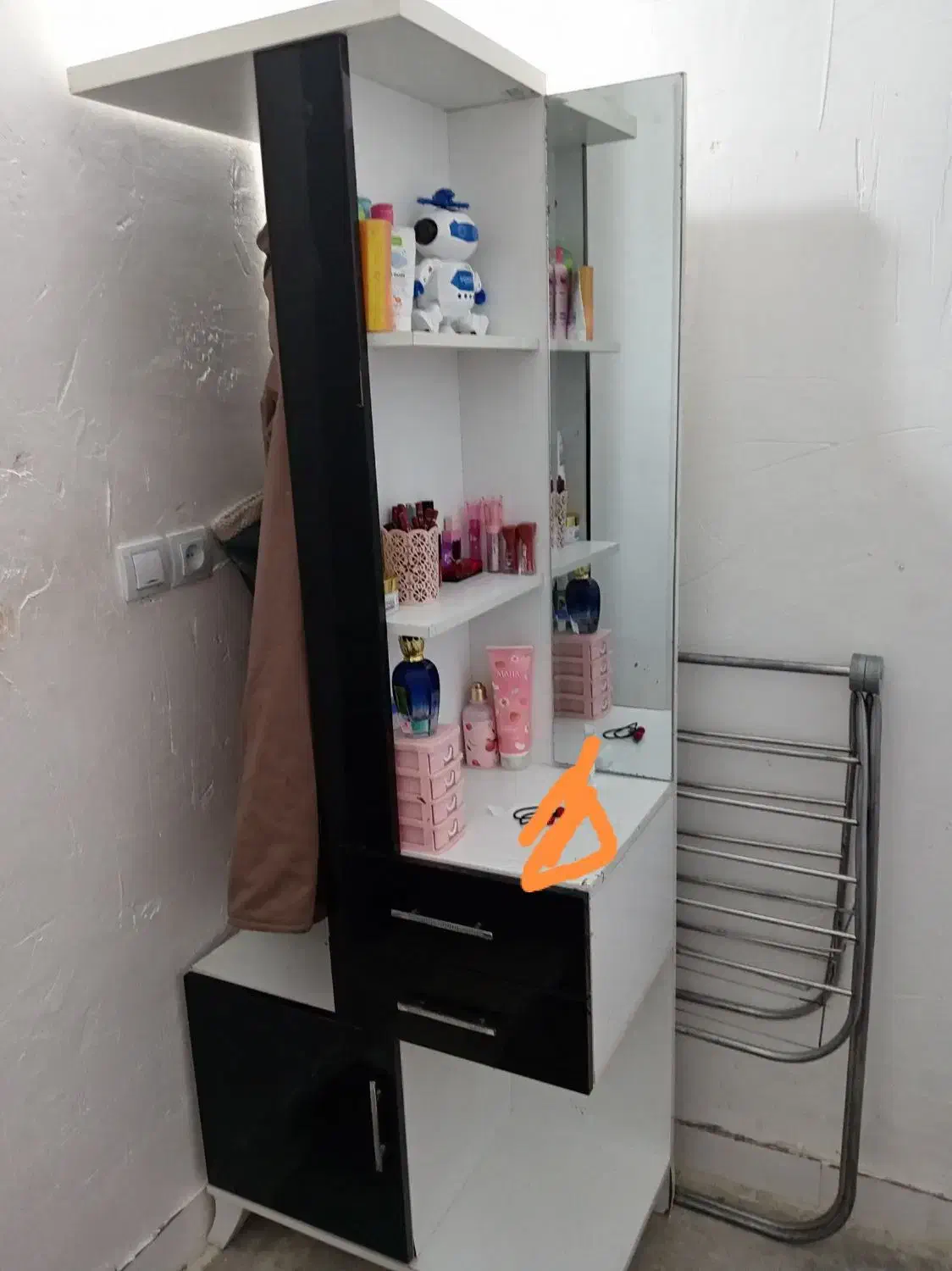 میز آرایشی|جاکفشی، کمد، دراور|شوشتر, |دیوار